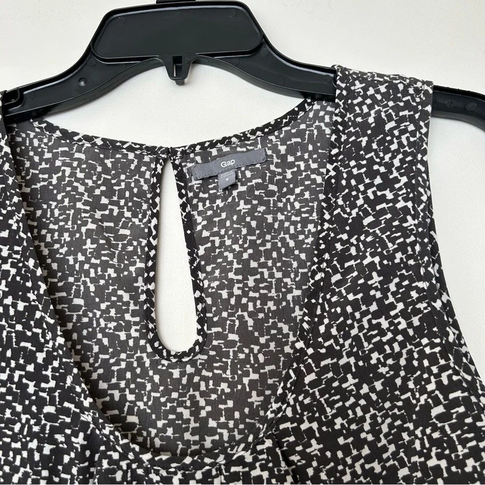 GAP Womens Sleeveless Geo Print Blouse